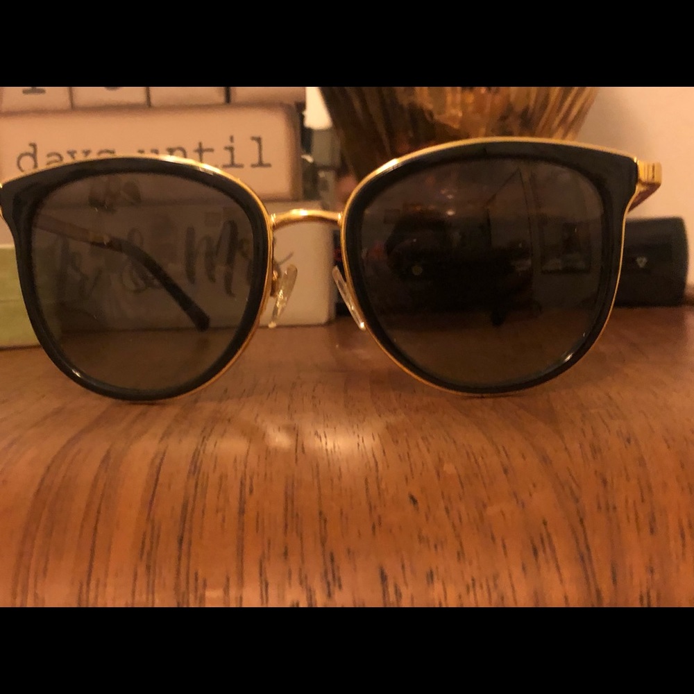 Michael Kors Adrianna glasses - Picture 3 of 4